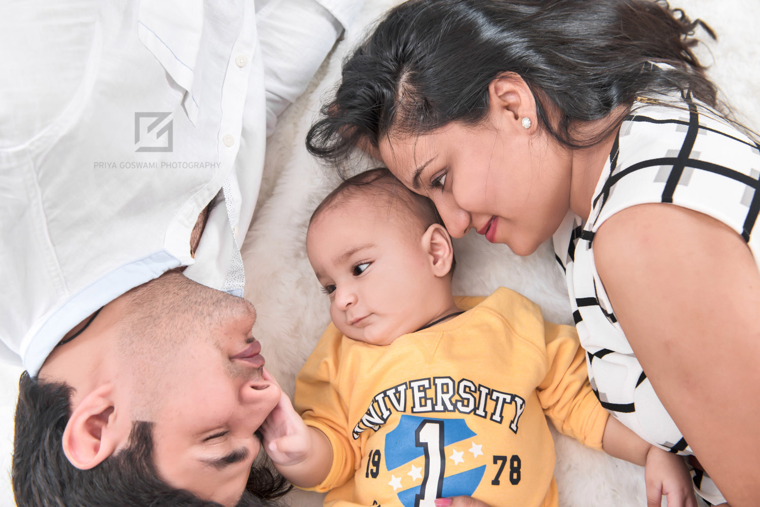 Unique Family Portrait Photoshoot Ideas You're Going to Love